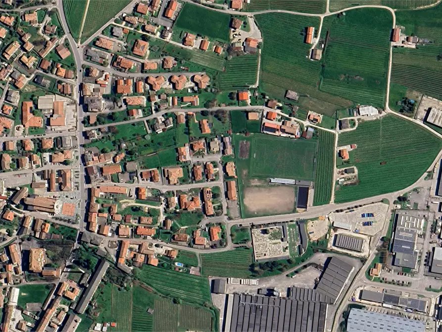 Immagine 15 di Stabile in vendita  in Via dei Patrioti a Farra Di Soligo