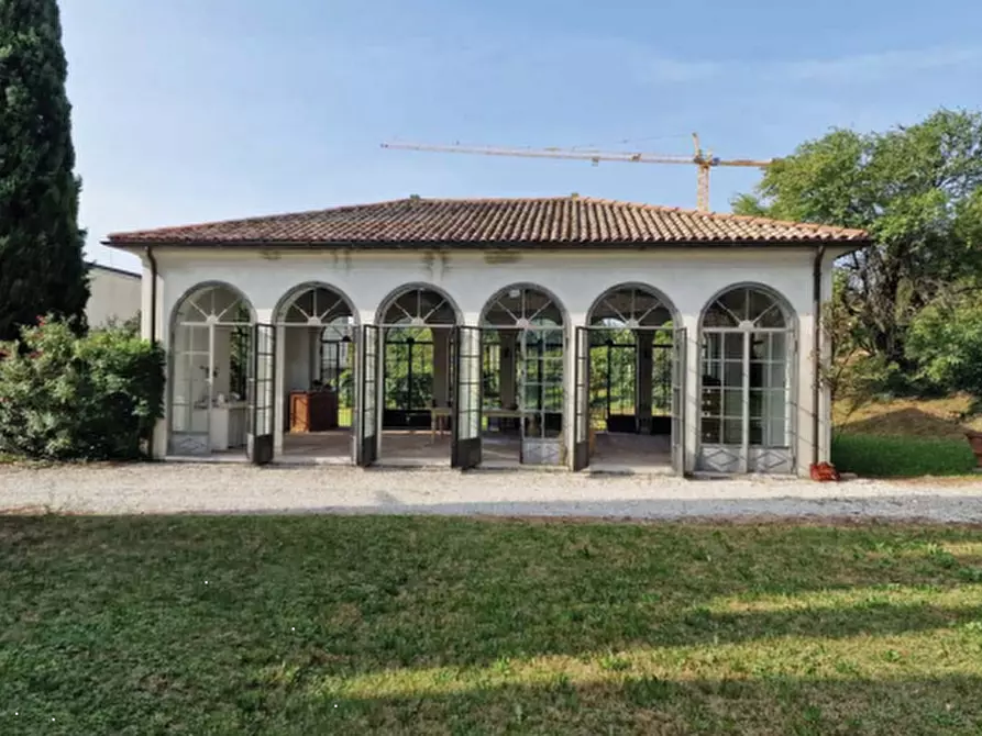 Immagine 19 di Villa in vendita  in Corso Giuseppe Mazzini a Montebelluna