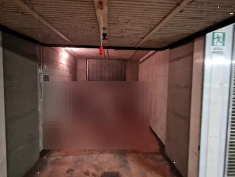 Immagine 1 di Garage in vendita  in Piazza Adriano a Torino