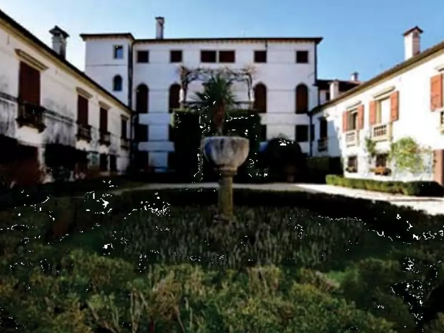 Immagine 10 di Stabile in vendita  in Viale Camillo Cavour a Vittorio Veneto