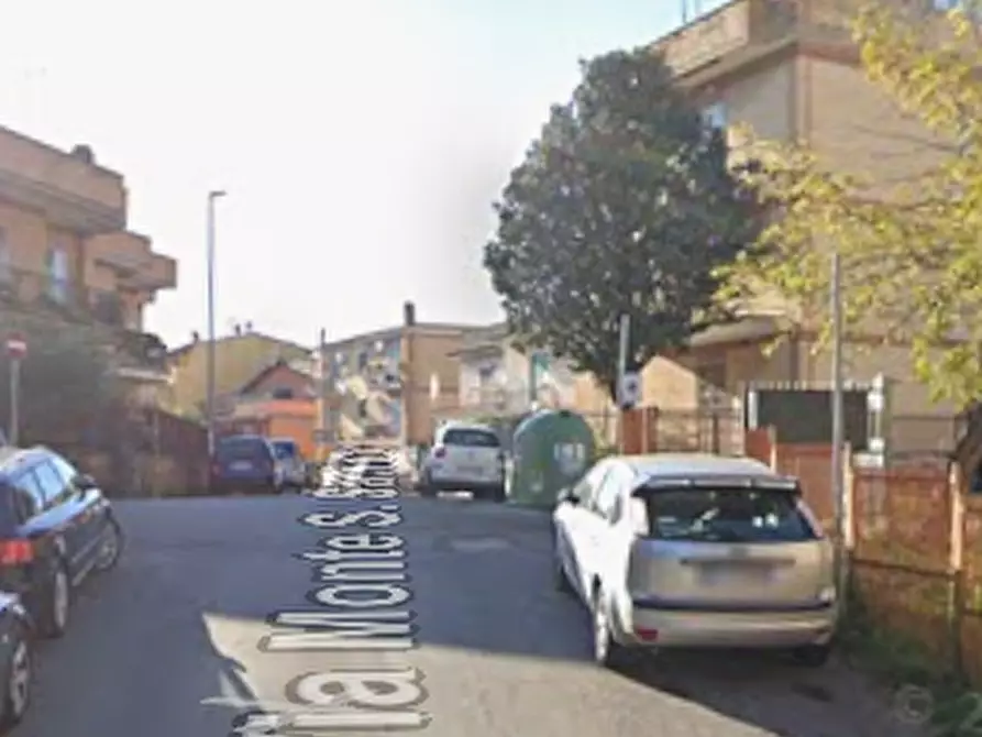 Immagine 4 di Appartamento in vendita  in Via Monte S. Savino a Roma