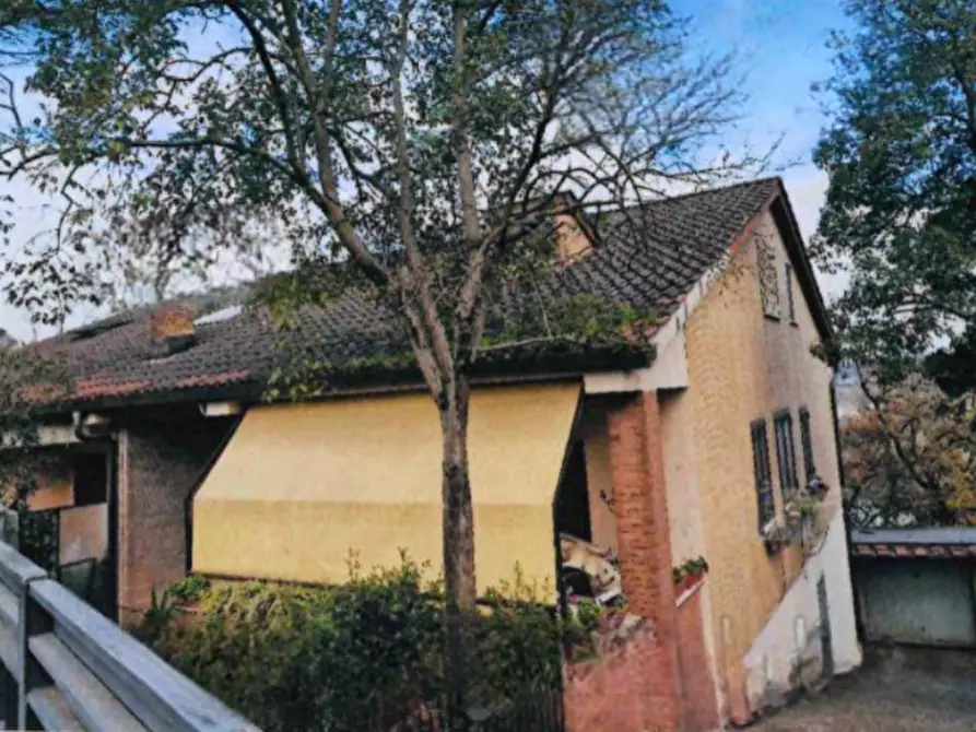 Immagine 1 di Appartamento in vendita  in Via Sirmione a Roma