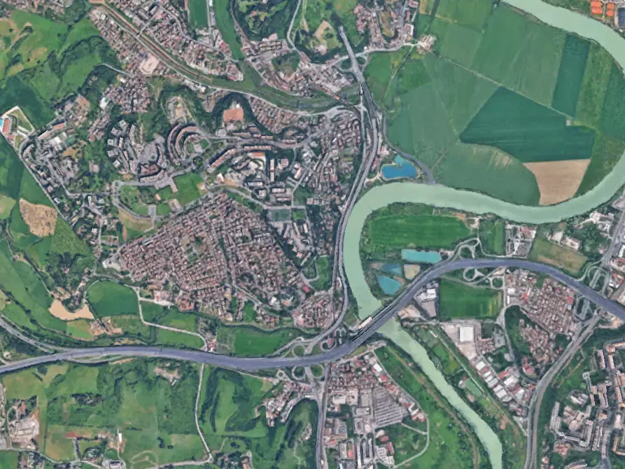 Immagine 5 di Garage in vendita  in Via Sirmione a Roma