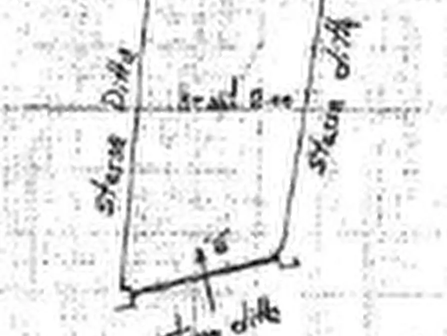 Immagine 10 di Garage in vendita  in Via Sirmione a Roma