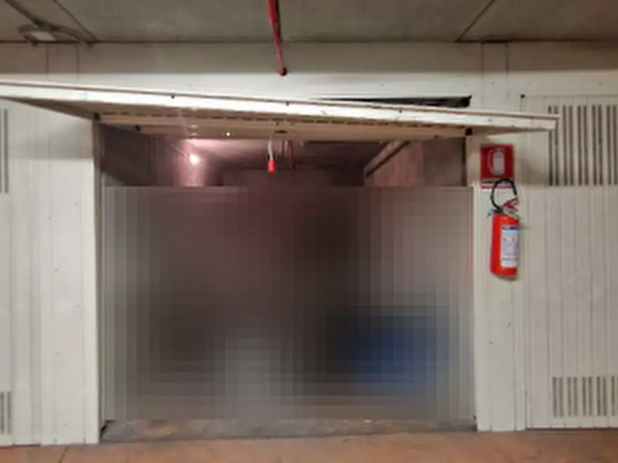 Immagine 1 di Garage in vendita  in Piazza Adriano a Torino