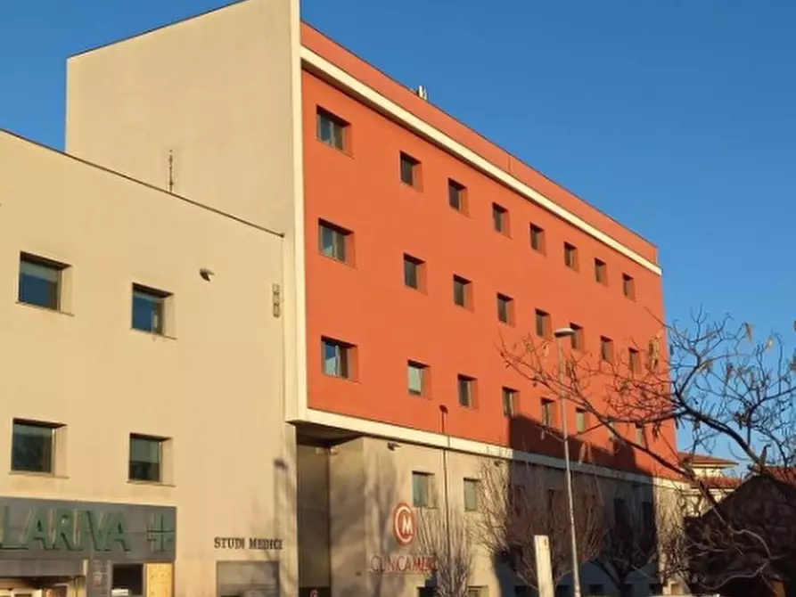 Immagine 2 di Ufficio in vendita  in Viale Luigi Settembrini a Rimini