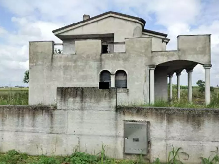 Immagine 3 di Villa in vendita  in Via Giacomo Leopardi a Giacciano Con Baruchella