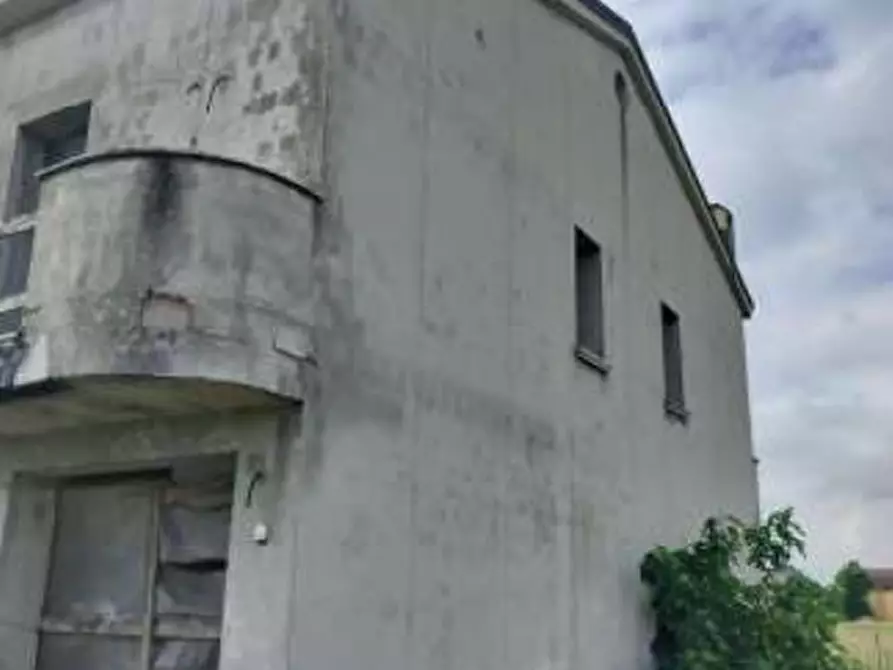 Immagine 4 di Villa in vendita  in Via Giacomo Leopardi a Giacciano Con Baruchella