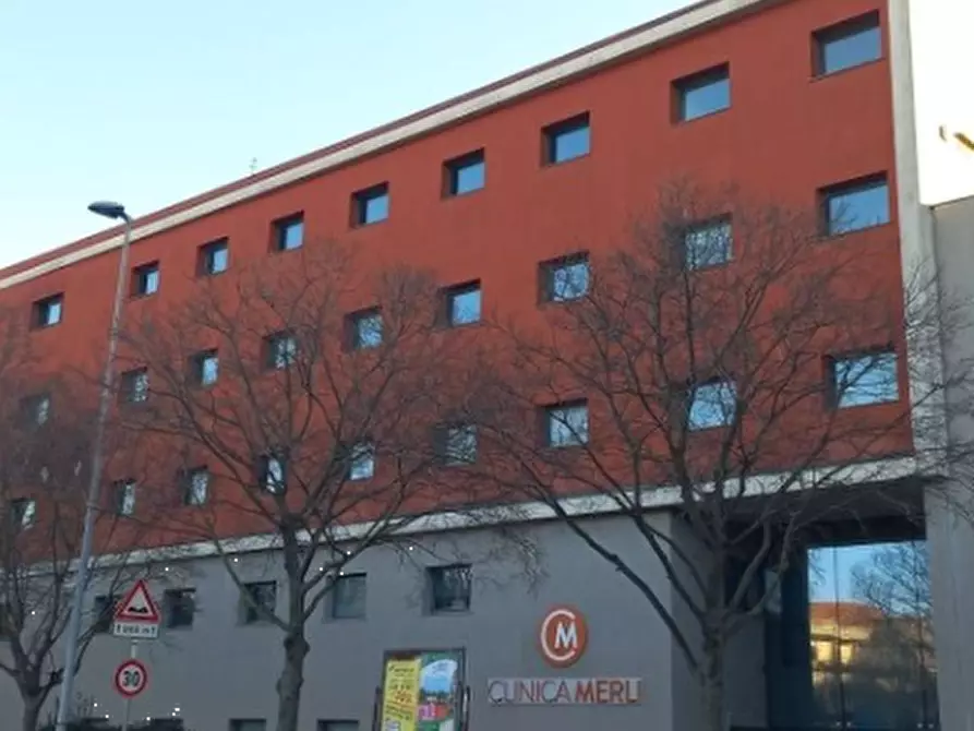 Immagine 1 di Ufficio in vendita  in Viale Luigi Settembrini a Rimini