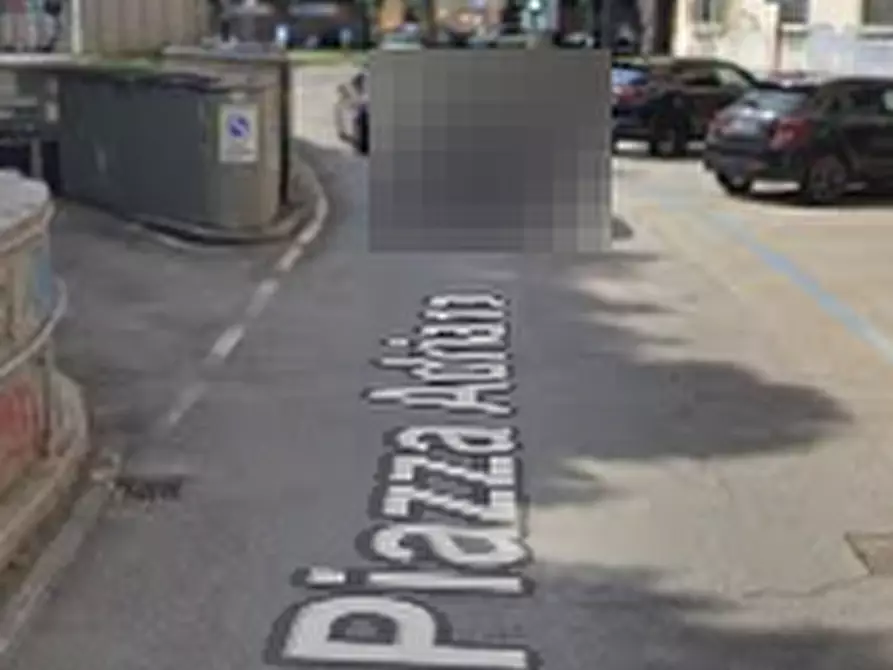 Immagine 2 di Garage in vendita  in Piazza Adriano a Torino