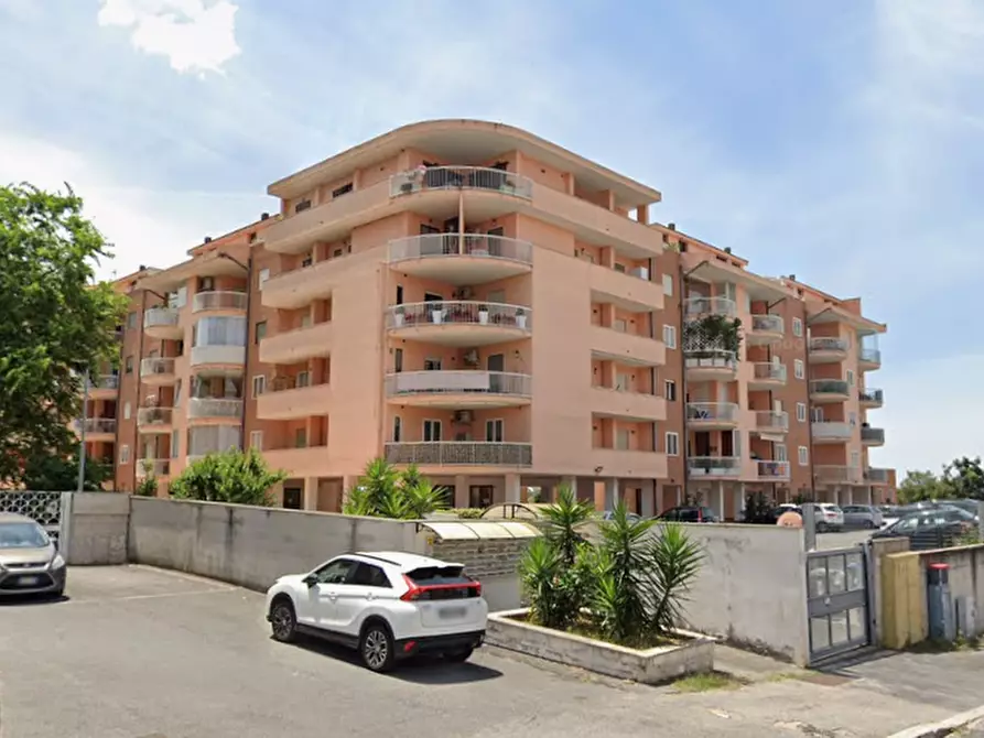 Immagine 5 di Garage in vendita  in Viale Gianluigi Bonelli a Roma