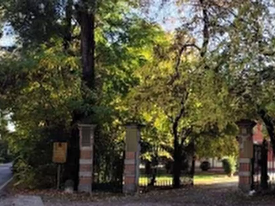 Immagine 2 di Stabile in vendita  in Via Frasbalda a Ferrara