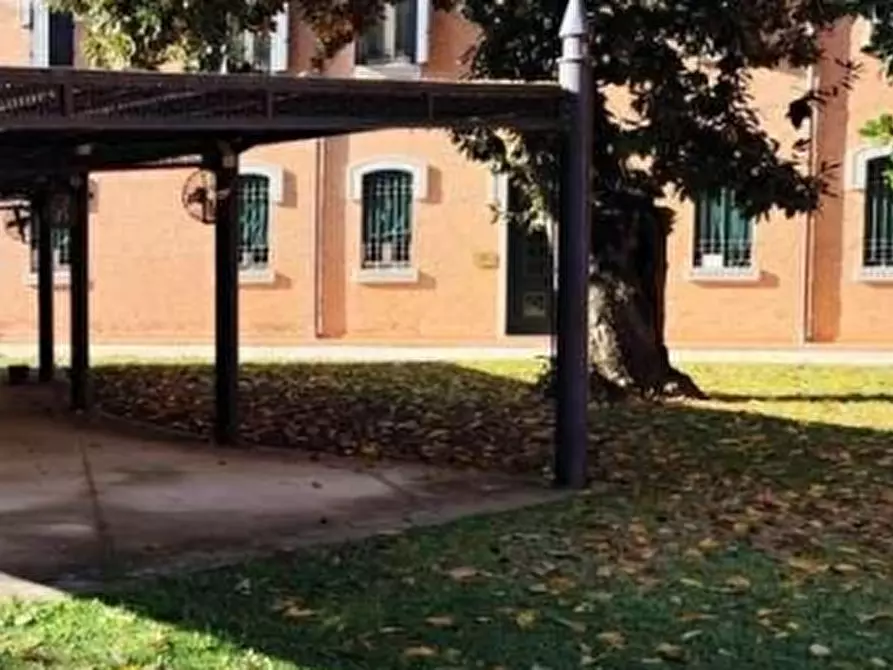 Immagine 9 di Stabile in vendita  in Via Frasbalda a Ferrara