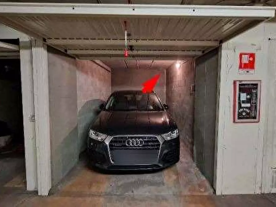 Immagine 1 di Garage in vendita  in Piazza Adriano a Torino