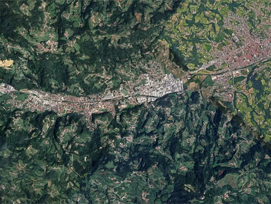 Immagine 11 di Negozio in vendita  in Piazzale Mario Rumor a Chiampo