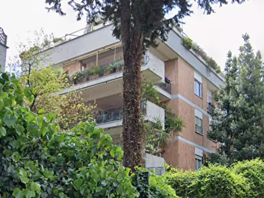 Immagine 6 di Appartamento in vendita  in Via Cavalese a Roma