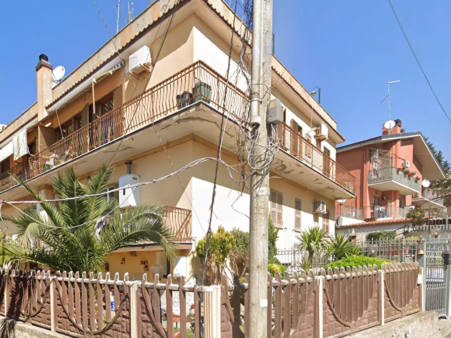 Immagine 12 di Appartamento in vendita  in Via Pontina a Roma