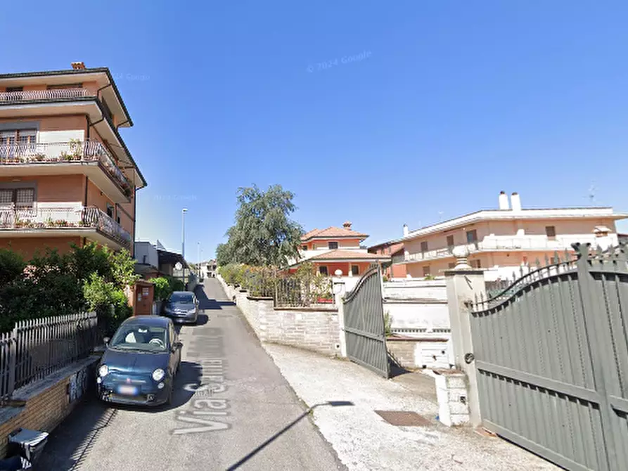 Immagine 6 di Appartamento in vendita  in Via Santa Cristina Gela a Roma