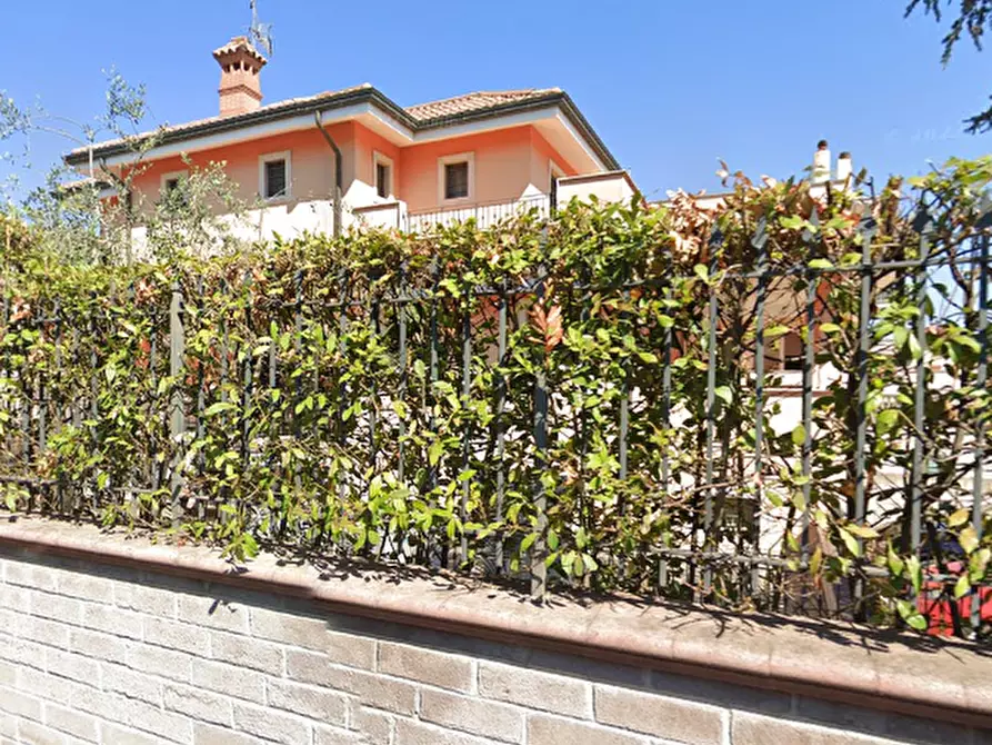 Immagine 12 di Appartamento in vendita  in Via Santa Cristina Gela a Roma