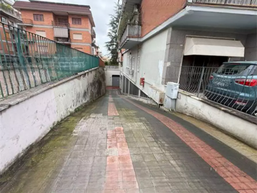 Immagine 2 di Posto auto in vendita  in Via del Casaletto a Roma