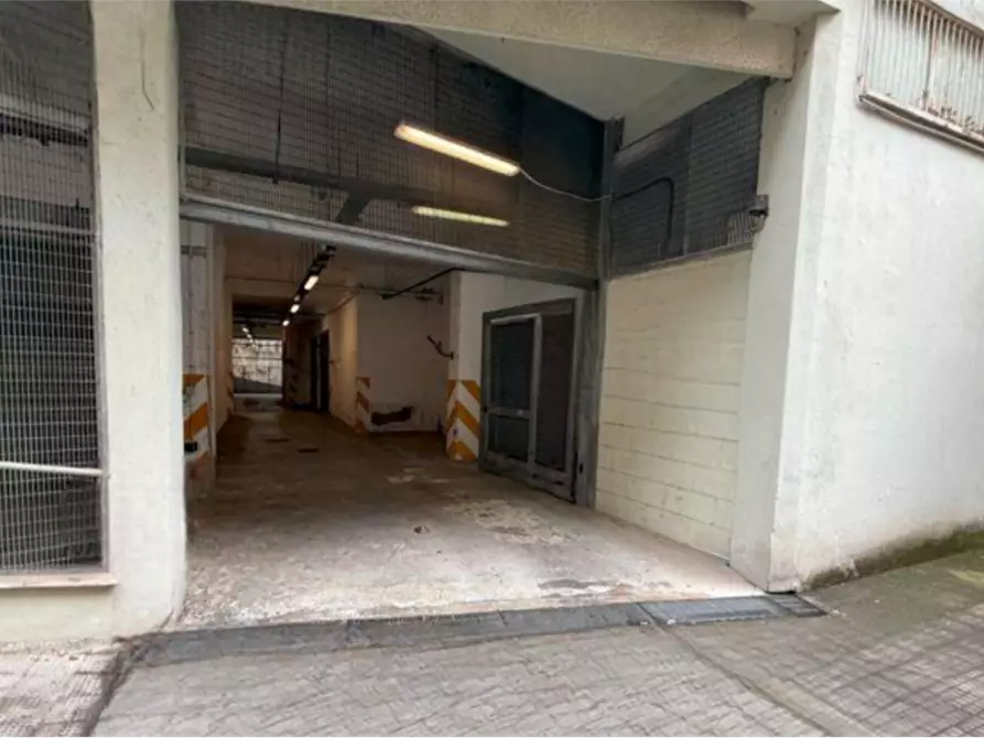 Immagine 3 di Posto auto in vendita  in Via del Casaletto a Roma