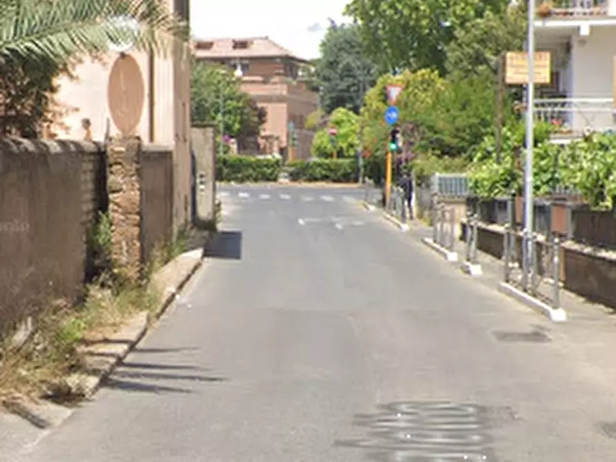 Immagine 6 di Posto auto in vendita  in Via del Casaletto a Roma