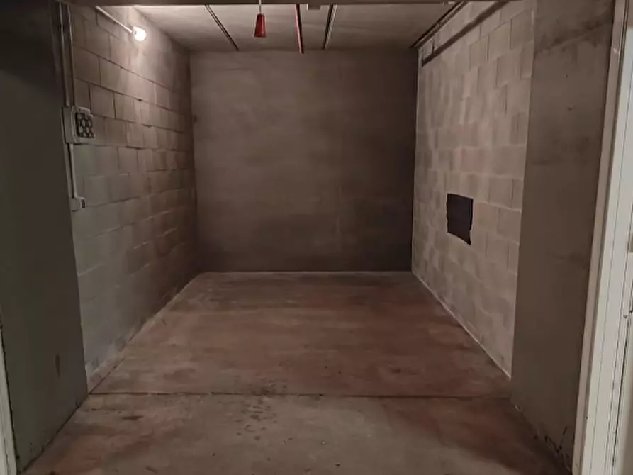 Immagine 1 di Garage in vendita  in Piazza Adriano a Torino