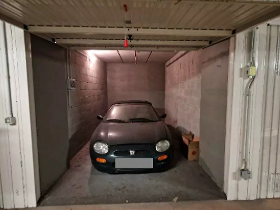 Immagine 1 di Garage in vendita  in Piazza Adriano a Torino