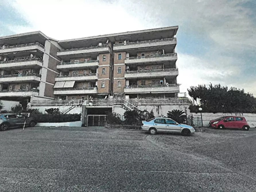 Immagine 1 di Appartamento in vendita  in Viale delle Arti a Pomezia