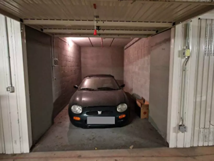 Immagine 1 di Garage in vendita  in Piazza Adriano a Torino