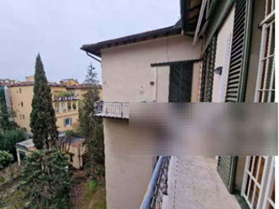 Immagine 15 di Stabile in vendita  in Via della Robbia a Firenze