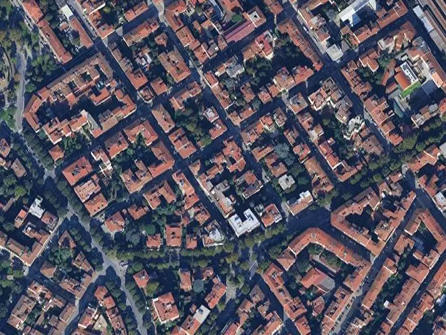 Immagine 17 di Stabile in vendita  in Via della Robbia a Firenze