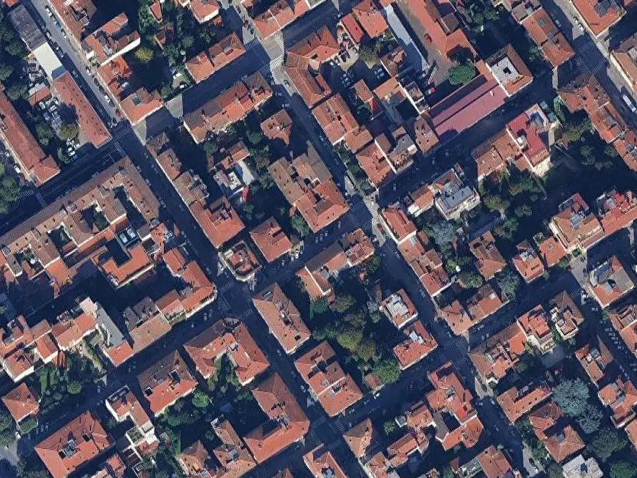 Immagine 18 di Stabile in vendita  in Via della Robbia a Firenze