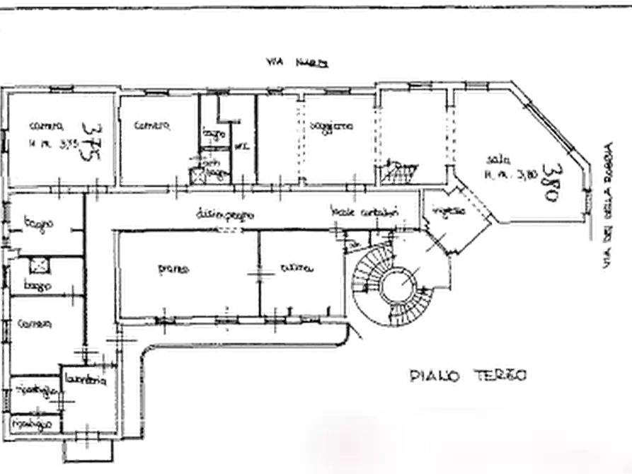 Immagine 23 di Stabile in vendita  in Via della Robbia a Firenze