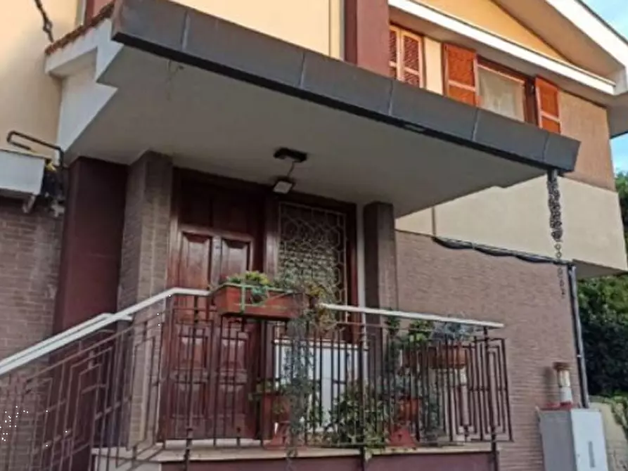 Immagine 1 di Casa bifamiliare in vendita  in Via Bouganville a Anzio