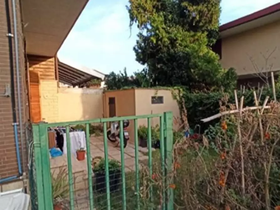 Immagine 8 di Casa bifamiliare in vendita  in Via Bouganville a Anzio