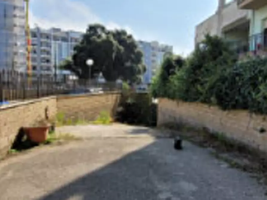 Immagine 3 di Magazzino in vendita  in Corso Italia a Anzio