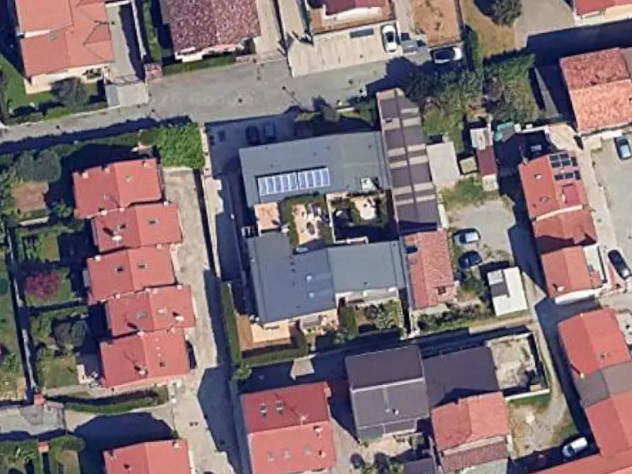 Immagine 3 di Garage in vendita  in Via Pirandello a Seregno