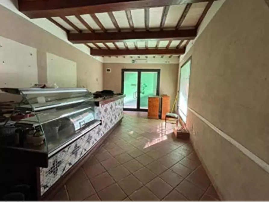 Immagine 6 di Magazzino in vendita  in Via Romana Lucchese a Fucecchio