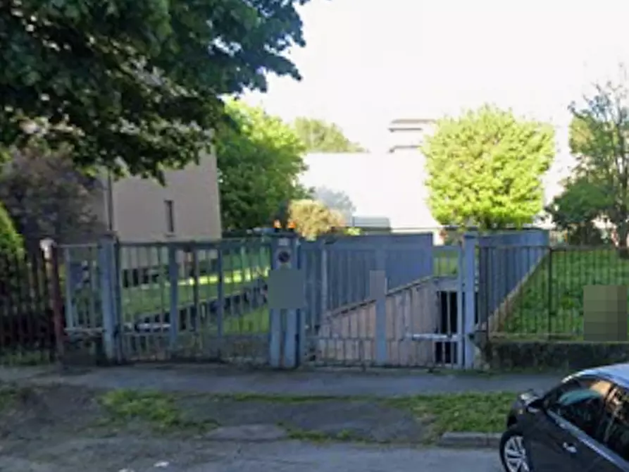 Immagine 2 di Garage in vendita  in Via Rodolfo Morandi a Segrate