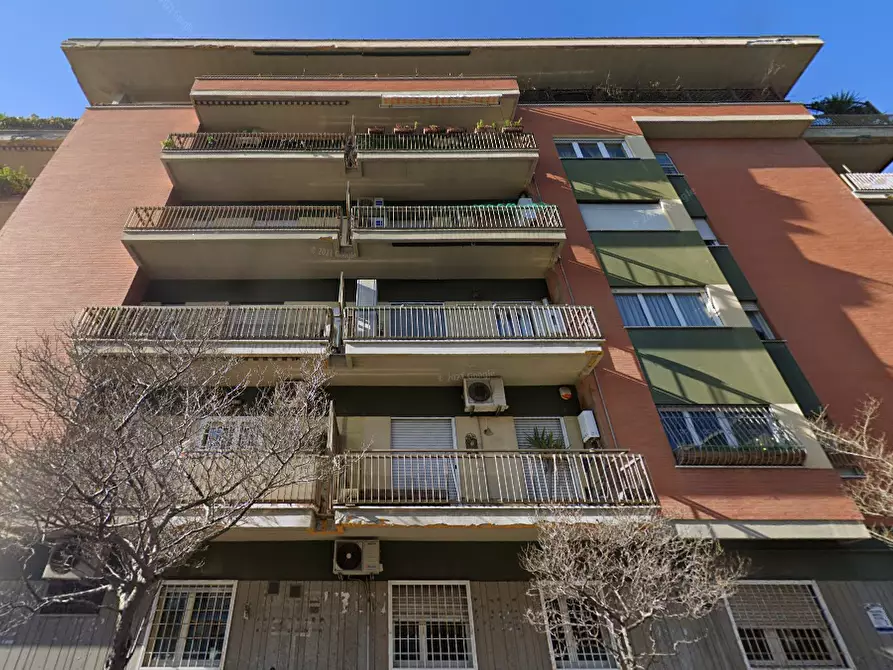 Immagine 3 di Appartamento in vendita  in Via Isole del Capoverde a Roma
