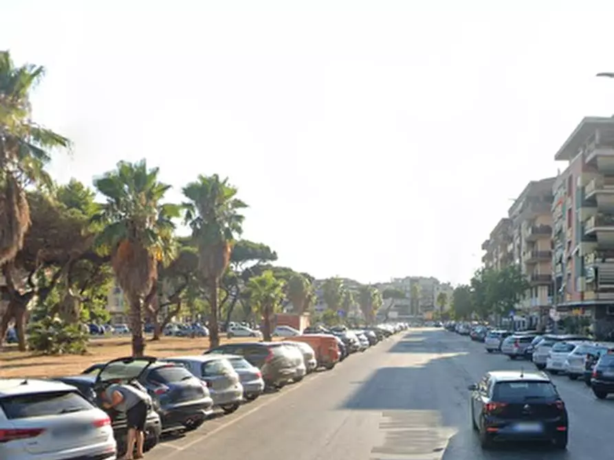 Immagine 5 di Appartamento in vendita  in Via Isole del Capoverde a Roma