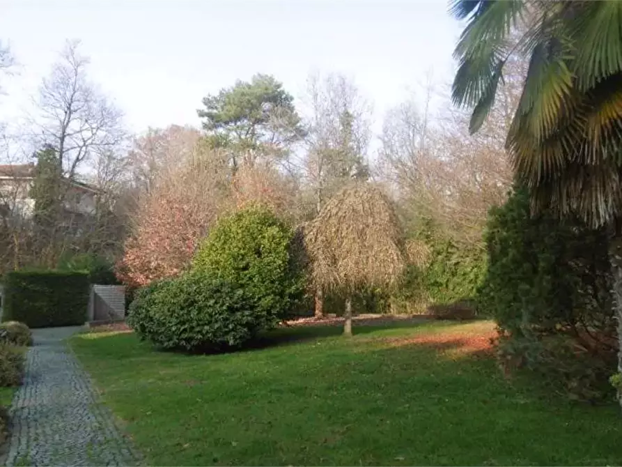 Immagine 10 di Villa in vendita  in Via Cerone a Nosate