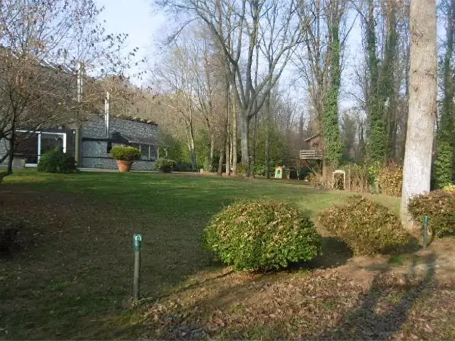 Immagine 12 di Villa in vendita  in Via Cerone a Nosate