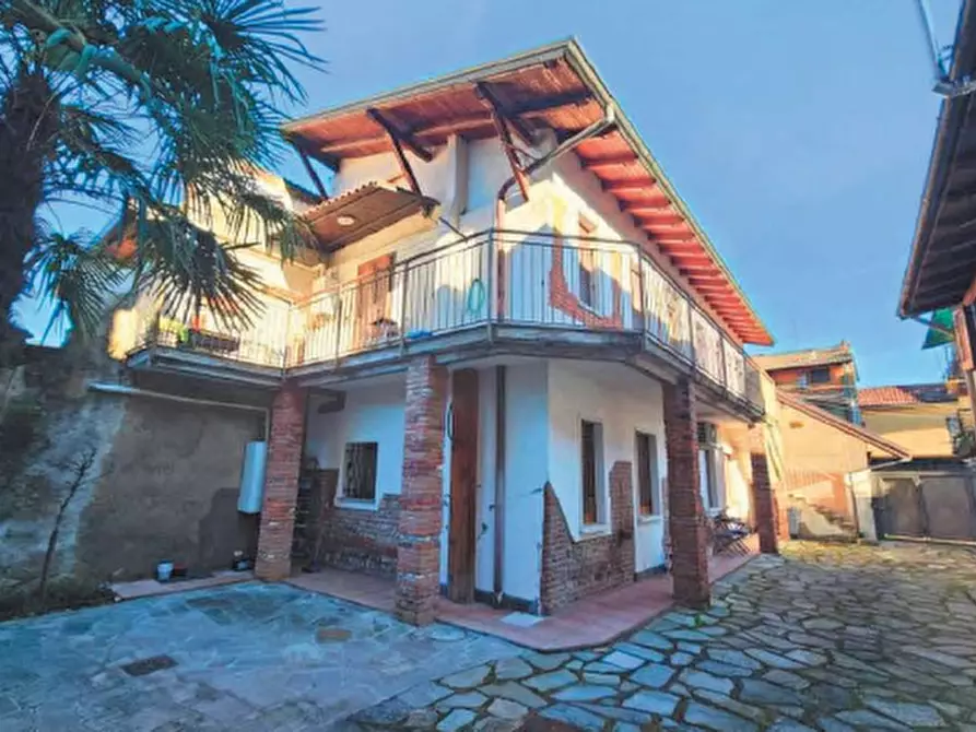 Immagine 2 di Appartamento in vendita  in Via Monsignor Paleari a Pogliano Milanese