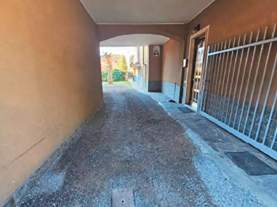 Immagine 7 di Appartamento in vendita  in Via Monsignor Paleari a Pogliano Milanese