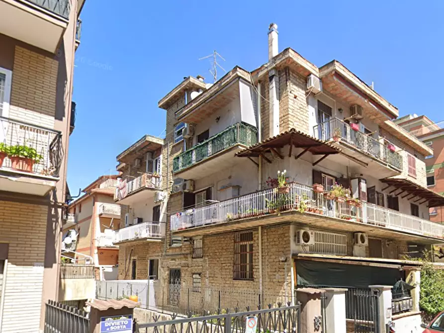 Immagine 5 di Appartamento in vendita  in Via Anchise a Roma