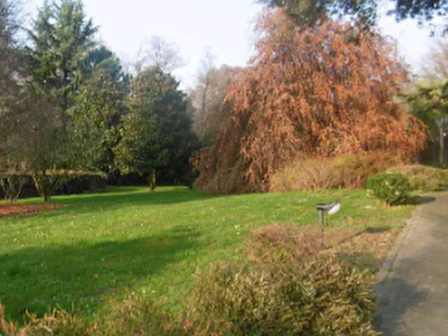 Immagine 39 di Villa in vendita  in Via Cerone a Nosate