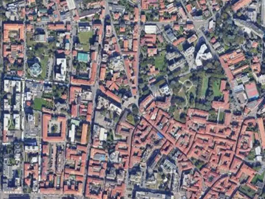 Immagine 3 di Negozio in vendita  in Via Ramazzotti a Saronno