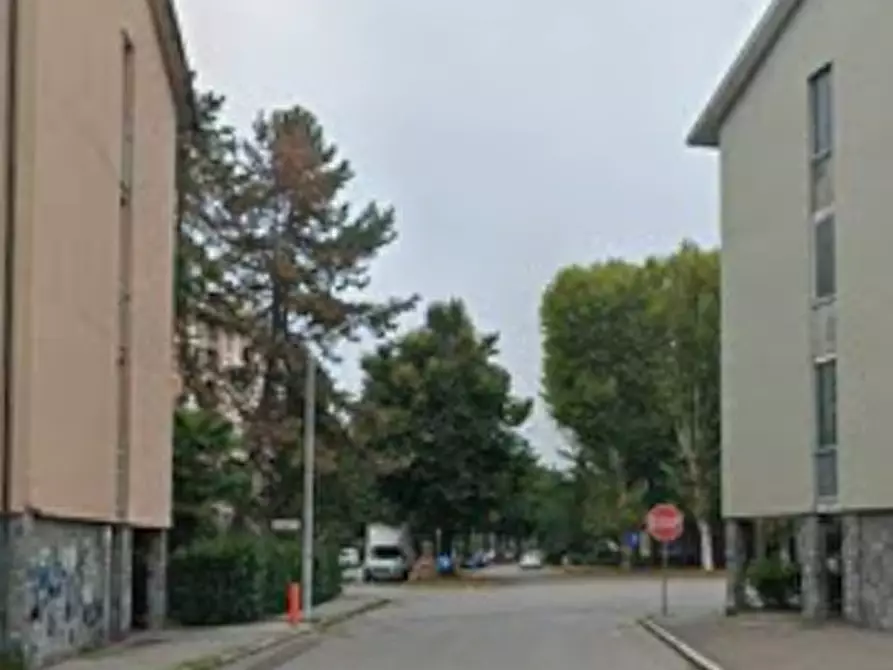 Immagine 4 di Negozio in vendita  in Viale Giotto a Busto Arsizio